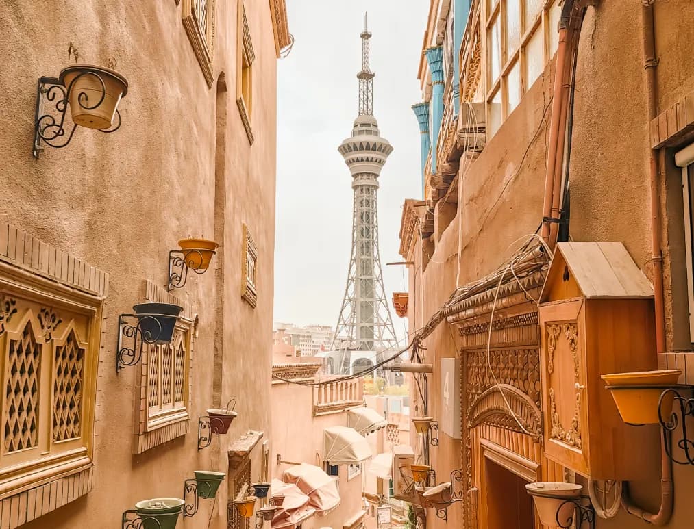 8-Day South Xinjiang Tour: Kashgar, Baisha Lake, Kanas + Grand Canyon