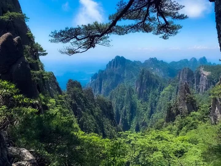 Jiangxi Nanchang Tourism: 7-day 6-night · Private Tour · Jiangxi+Anhui+Nanchang+Jingdezhen+Wuyuan Huangling+Huangshan+Hongcun+Qiandao Lake