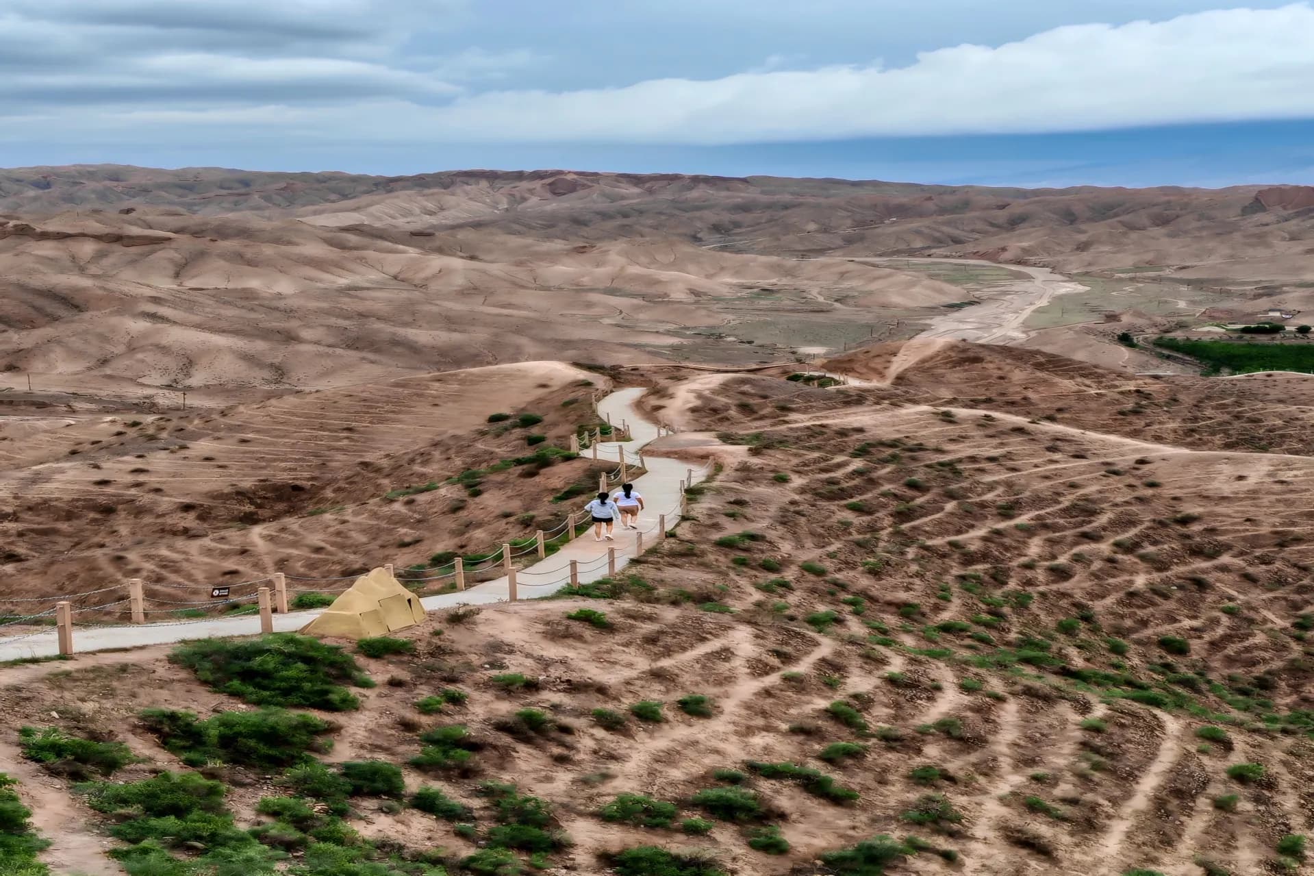 Yinchuan Tour: 6-day 5-night · Private tours · Yinchuan + Shapotou Scenic Area + Yellow River Stone Forest + Tengger Desert