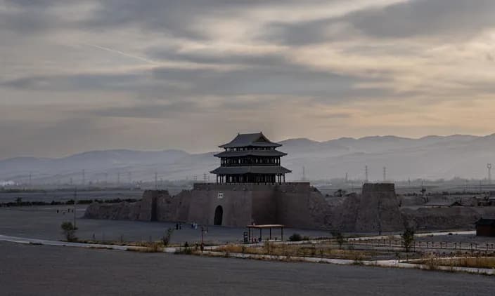 Ultimate Dunhuang Travel Guide 2027: Mogao Caves, Mingsha Shan & Yadan Landform