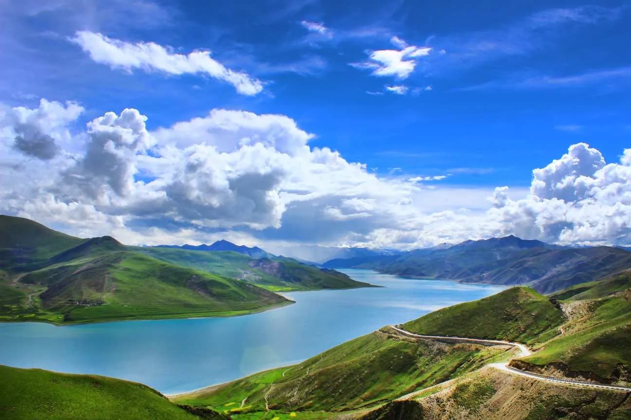 Lhasa tour: 8-day 7-night · Private Tour · Lhasa+Shigatse+Potala Palace+Jokhang Temple+Mt Qomolangma Base Camp+Yamdrok Yumtso