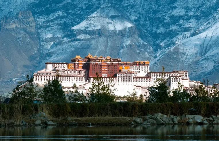 7-Day Tibet Tour (Nyingchi Entry → Lhasa → Yamdrok Lake)