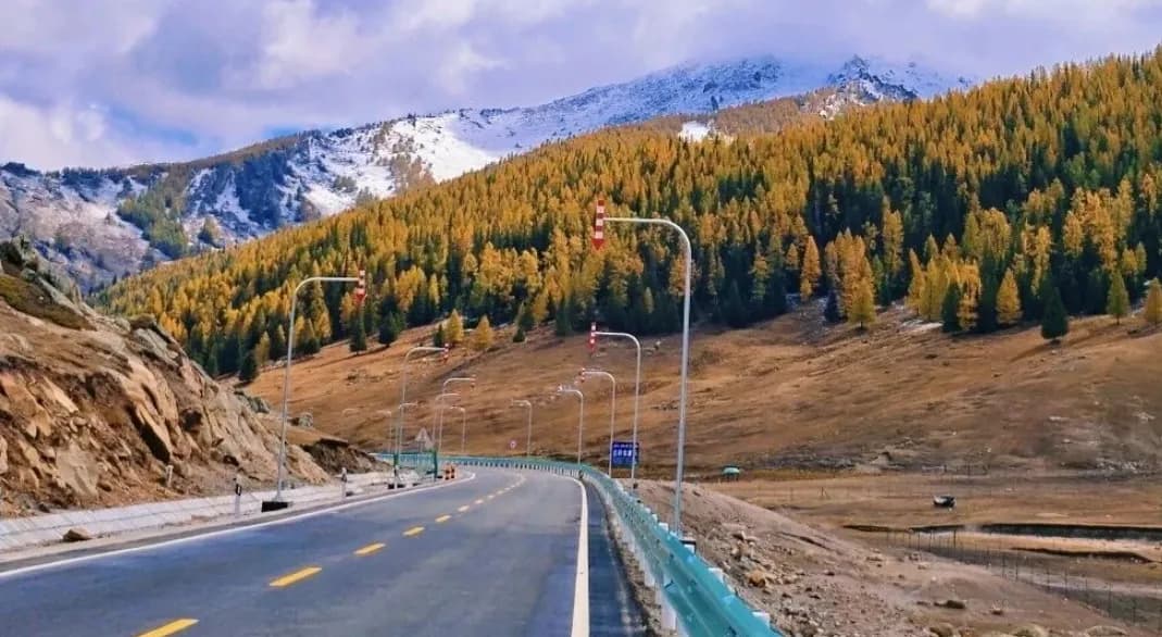 Xinjiang Self-Driving Tour 2026: 10 Road Trip Routes for an Epic China Adventure