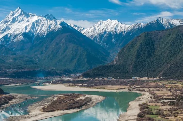 China Tour: 13-day 12-night · Private Tour · Beijing+Xi'an+Lhasa+Chengdu+Shanghai+Potala Palace+Chengdu Research Base of Giant Panda Breeding+Emperor Qinshihuang's Mausoleum Site Museum